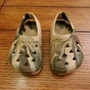 Airwalk camo foam clog shoes